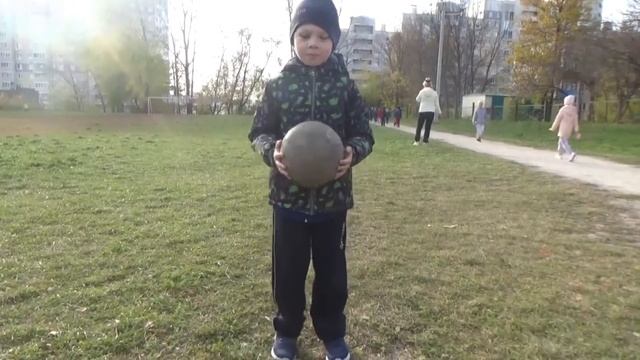 1б класс МБОУ "СОШ №31" г. Чебоксары принимает участие во всероссийском проекте "Футбол в школе" смотреть онлайн