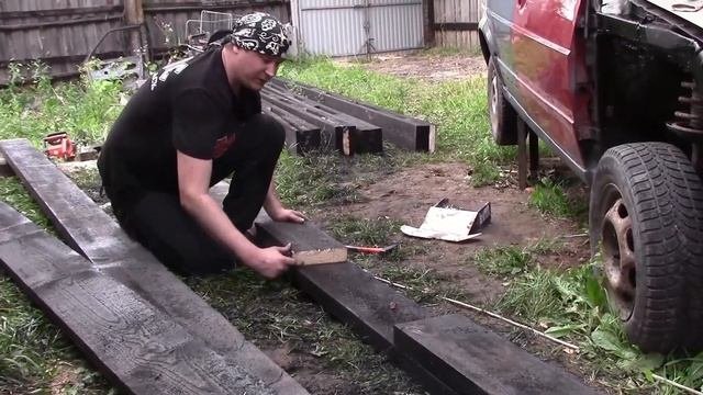 СТРОИМ БЮДЖЕТНЫЙ НАВЕС СВОИМИ РУКАМИ/УСТАНОВИЛИ МОЩНЫЕ ЛАГИ