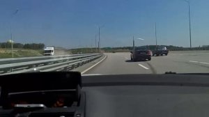 Шкода Октавия 1.8Т летит 200 км/ч в поворотах!