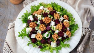 🥗 Салат из запеченной свеклы. Рецепт свекольного салата, как в ресторане.