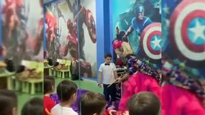 Фокусница с кроликом, голубями. Шоу иллюзиониста на детский праздник | Event-агентство ANNA LEGENDA