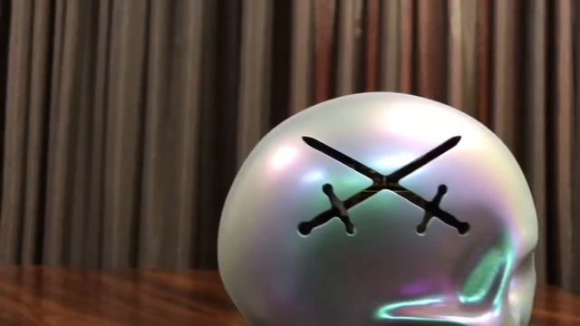 Настольные часы в виде черепа. Halloween смотреть онлайн