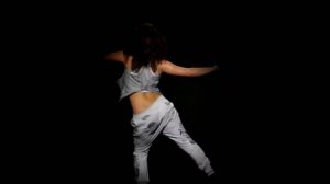 Девушка классно танцует ХИП-ХОП / HIP-HOP (Blue Splash Scitec)