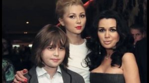 Анастасия Заворотнюк 2018 и ее клон: дочь Анна★Anastasia Zavorotnyuk 2018 and her daughter Anna