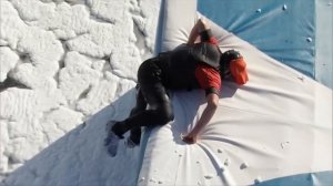 МОЩНАЯ ПОЛОСА ПРЕПЯТСТВИЙ ДЛЯ МУЖЕЙ И ЖЁН В АМЕРИКЕ