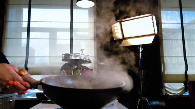 БЛЮДО ЗА 7 МИНУТ // Кальмары в соусе // Открой Холодильник смотреть онлайн