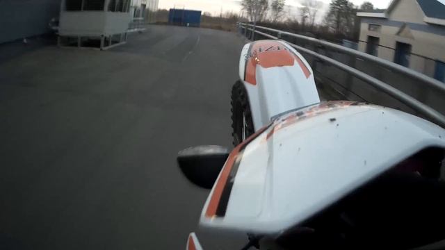 ДИКИЙ СТАНТ НА ПАРКОВКЕ/Покатушка смотреть онлайн