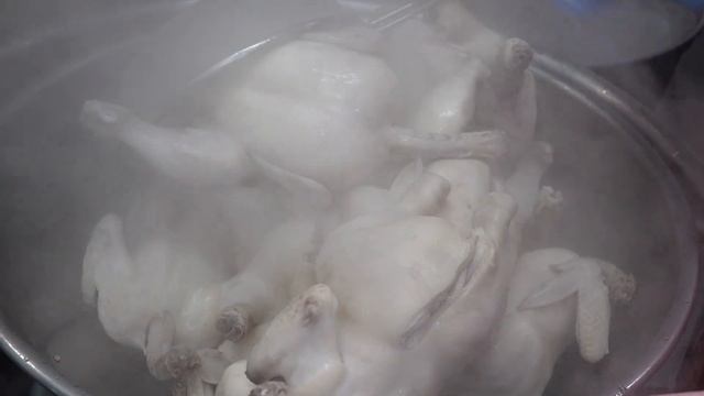 Process of Making Porridge From Green Rice. Interesting Korean Soup Factory смотреть онлайн