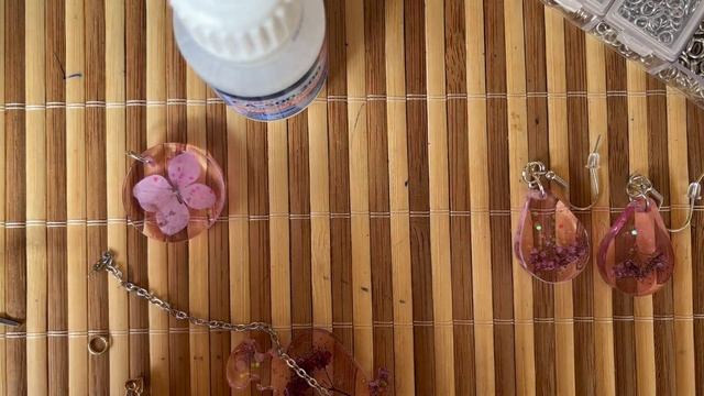 Мастер-класс по созданию украшений из эпоксидной смолы. смотреть онлайн