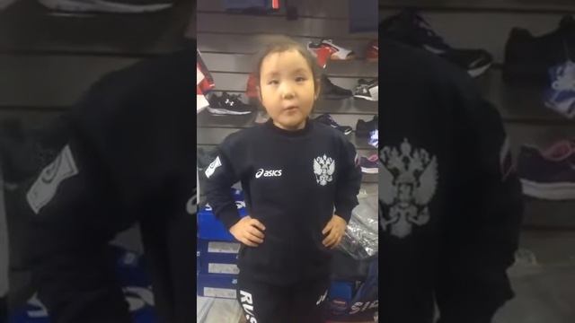 Дети выбирают магазин "Олимпиец" смотреть онлайн