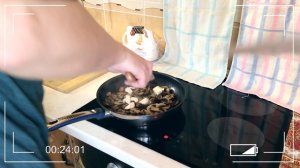 Вкусная пицца с грибами