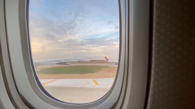 Перелет на TURKISH AIRLINES боинг 777-300er из Анталии в Москву рейс TK3730