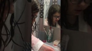 Как правильно чистить пластинку для зубов