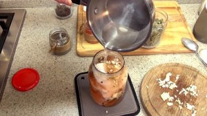 Разные способы засолки сала - сухого посола, немного провяленное и бочковое, или в рассоле
