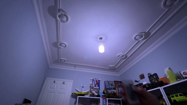 Budget Smart RGB Light Bulb with Remote Controller смотреть онлайн