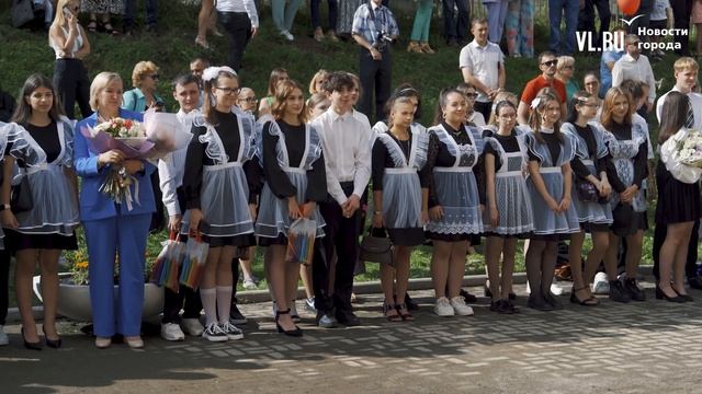 VL.ru - 1 сентября в школе № 83 города Владивостока смотреть онлайн