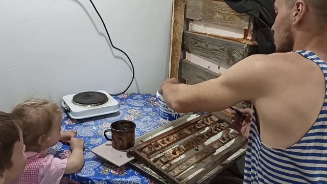 Начал готовить прививочные рамки. Вывод маток. смотреть онлайн