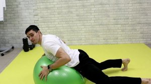 Фитбол, укрепление спины и пресса.