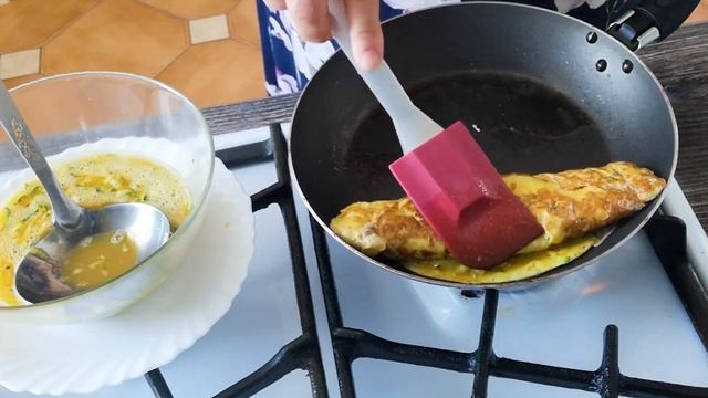 Кабачковый рулет за 5 минут. Вкусный завтрак на скорую руку