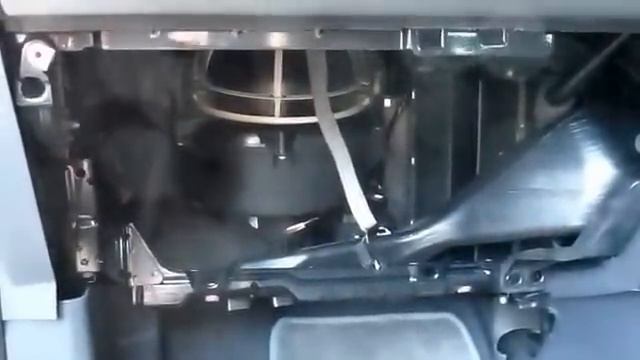 How to change the cabin pollen filter - Vauxhall Opel Zafira B (2005 on) смотреть онлайн