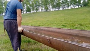 Поилка для бычков на пастбище