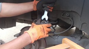 Замена задник колодок Skoda Seat VW. как вдавить суппорт без специального ключа. лайфхак