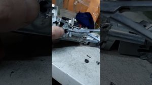 Как разобрать замок зажигания на шкоде актавия а5 и фольцваген, а тагже поченить и дороботать.
