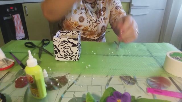 Горшок для фиалки из картона? смотреть онлайн