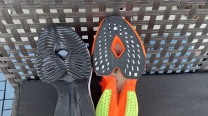 Сравнение Nike Air Zoom Alphafly Next % и Nike Air Zoom Alphafly Next % 2