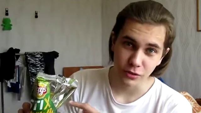 Это как то раз я купил Lays STIX "Сметана и лук", теперь хочу поделиться ими с друзьями ;) смотреть онлайн