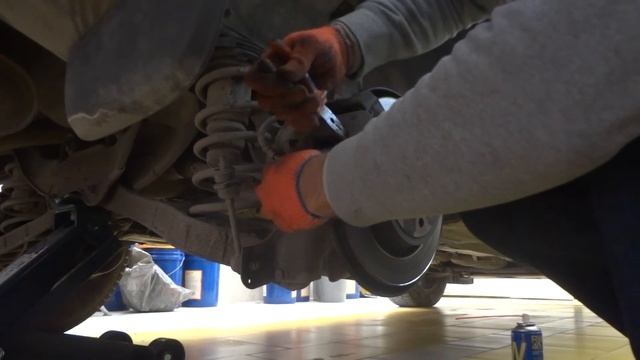 Замена задних тормозных колодок Volvo xc60 2013+ смотреть онлайн