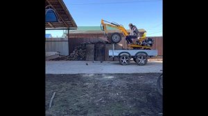 11.04.23 Испытание нового самодельного мини экскаватора, заезд на прицеп, копка траншеи.