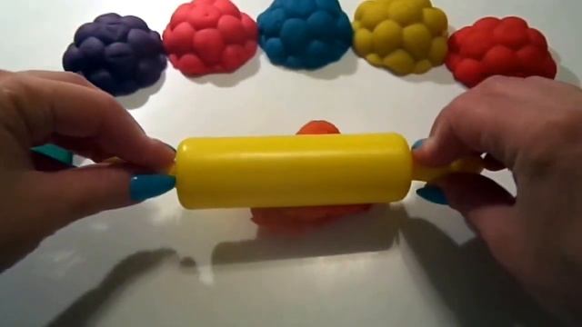 Играем и учим цвета с Play Doh и Kinetic Sand Поделки из песка и пластилина Веселье для детей смотреть онлайн