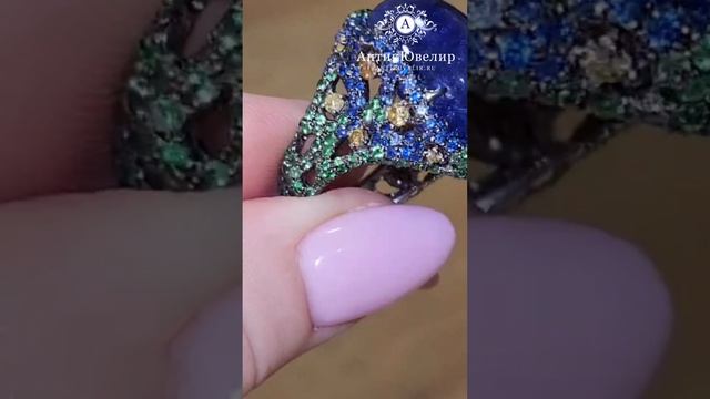 Перстень с танзанитом 35 ct (карат). Хадижат Алисултанова. Ювелирные украшения АнтикЮвелир.