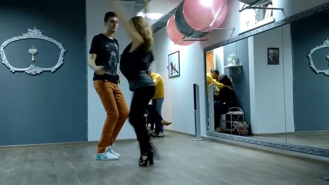 Igor i Vica Bachata Сальса Хмельницкий/Escuela de Salsa Victoria смотреть онлайн