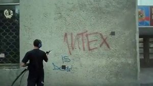 Удаление граффити с фасада здания