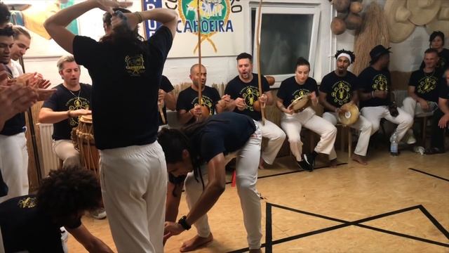 Mestre Tico, Mestra Noa, CM Artur FIU. Capoeira de Besouro 4. CDO Hamburg смотреть онлайн