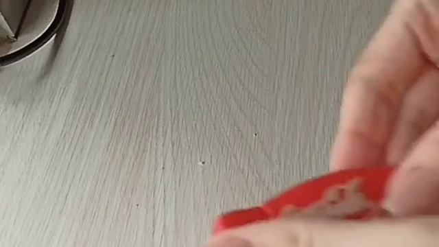 Лайфхак  Как с первого раза вставить флешку. Лайфхак чтобы дно пены для бритья не ржавело.mp4