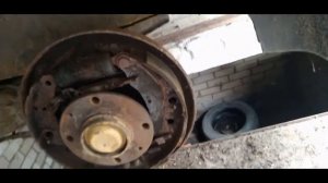 Не крутится колесо , машина год стояла в гараже..