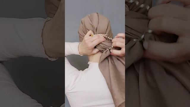 Как завязать шелковый Платок. Легко. #shorts