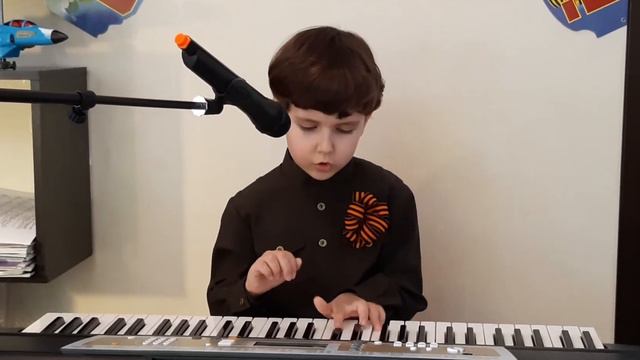 Песня "Журавли" в исполнении Марка Савельева смотреть онлайн