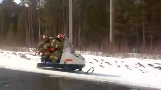 ПОЖАРНЫЕ...срочный выезд.3gp смотреть онлайн