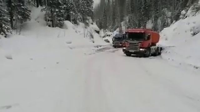 Скания буксует