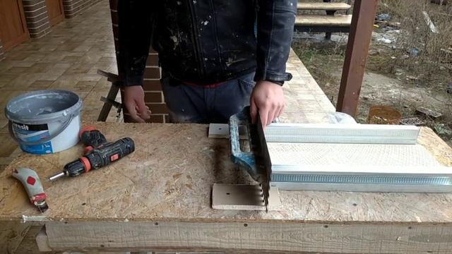 Инструмент для быстрого нанесения плиточного клея.✅ Способ сборки из подручных средств за 5 минут . смотреть онлайн