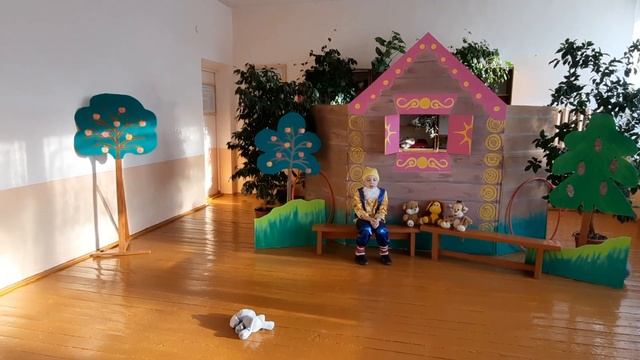 Фрагмент спектакля "Мама для Гнома", театральный кружок "Театралия", МБОУ "Новокарьгинская СОШ" смотреть онлайн