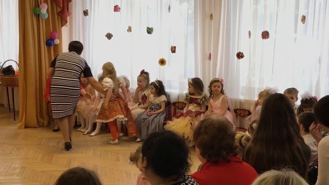 "Праздник мам" 8 марта 2018 (Детский сад 1692) смотреть онлайн