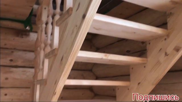 Парень просто молодец| Изготовил такую деревянную лестницу в маленький проём просто супер