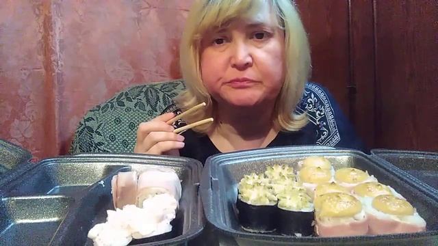 МУКБАНГ / ВКУСНЕНЬКИЕ РОЛЛЫ . смотреть онлайн