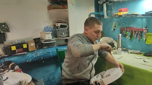 РЕМОНТИРУЕМ РОБОТ-ПЫЛЕСОС смотреть онлайн