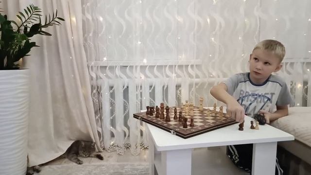 Переезд в Россию.Муж на нервах,зачем это затеяли!У нас ничего не получается,начинаем всё по новой.